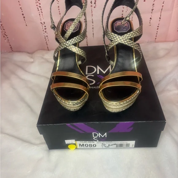 Donald J. Pliner Gold and Black Heels - Picture 12 of 15